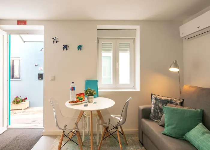 New Bluebell House In Heart Of