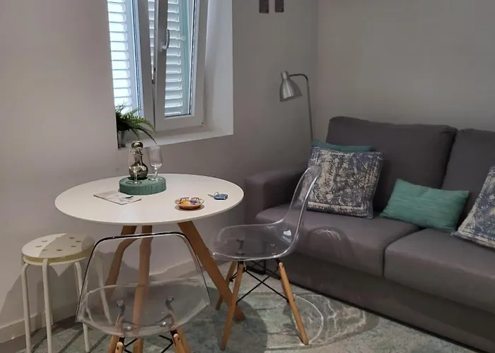 New Bluebell House In Heart Of Oporto