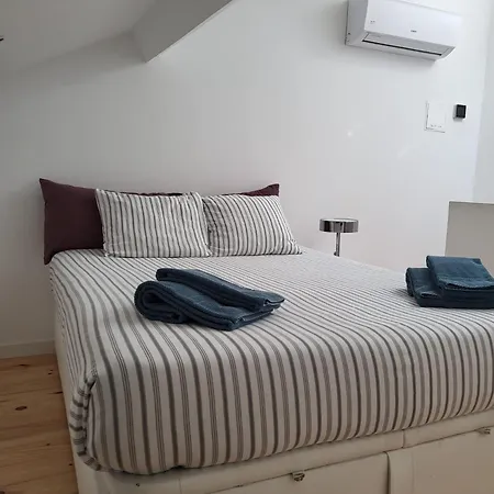 New Bluebell House In Heart Of