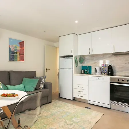New Bluebell House In Heart Of