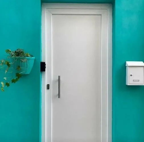 New Bluebell House In Heart Of